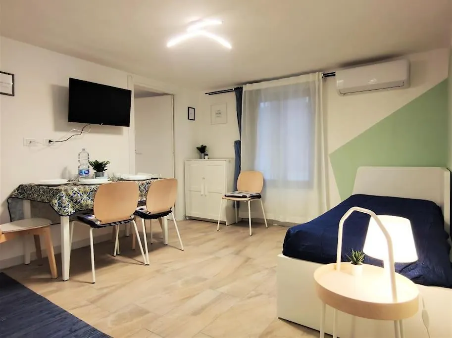 Central Apartments Compact Mezzanine 1 Min V Etnea Aeroporto di Catania Fontana Rossa